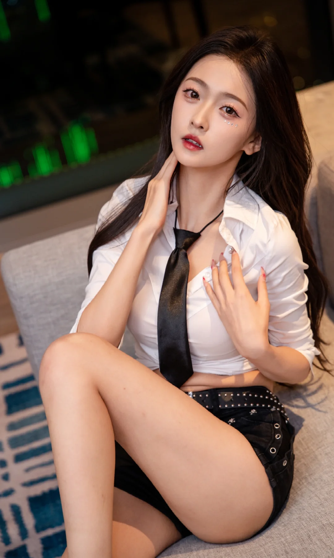 任绵绵的商务写真太上头了！太喜欢了！