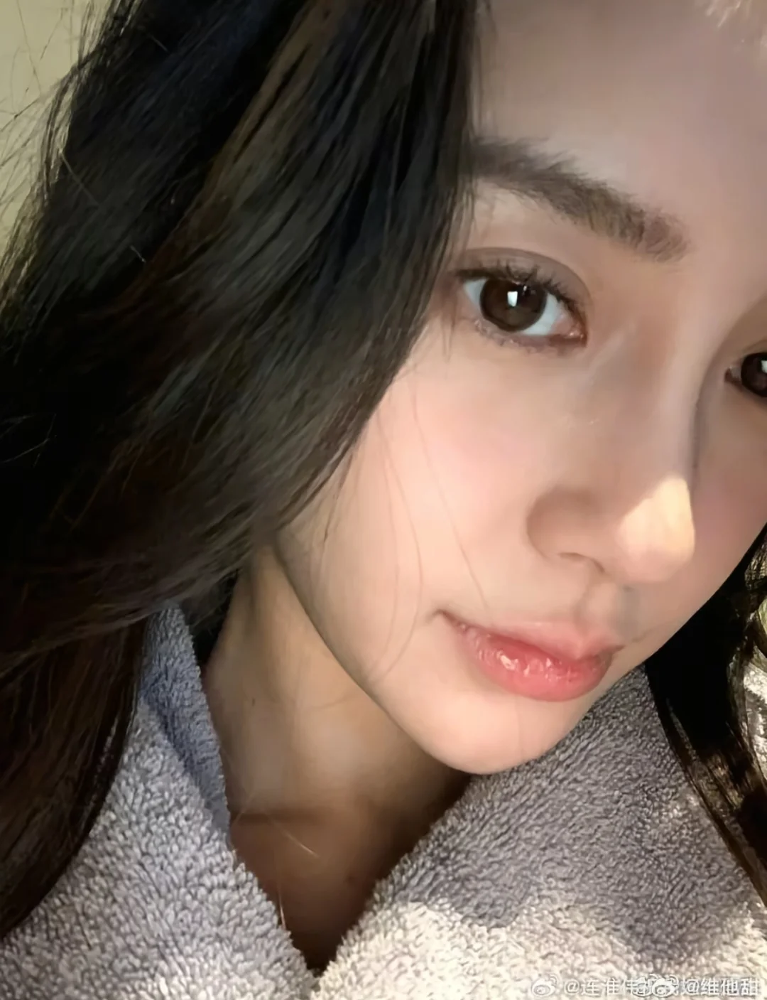 杨颖早期嫩模照封神！这才是天然混血神颜吧