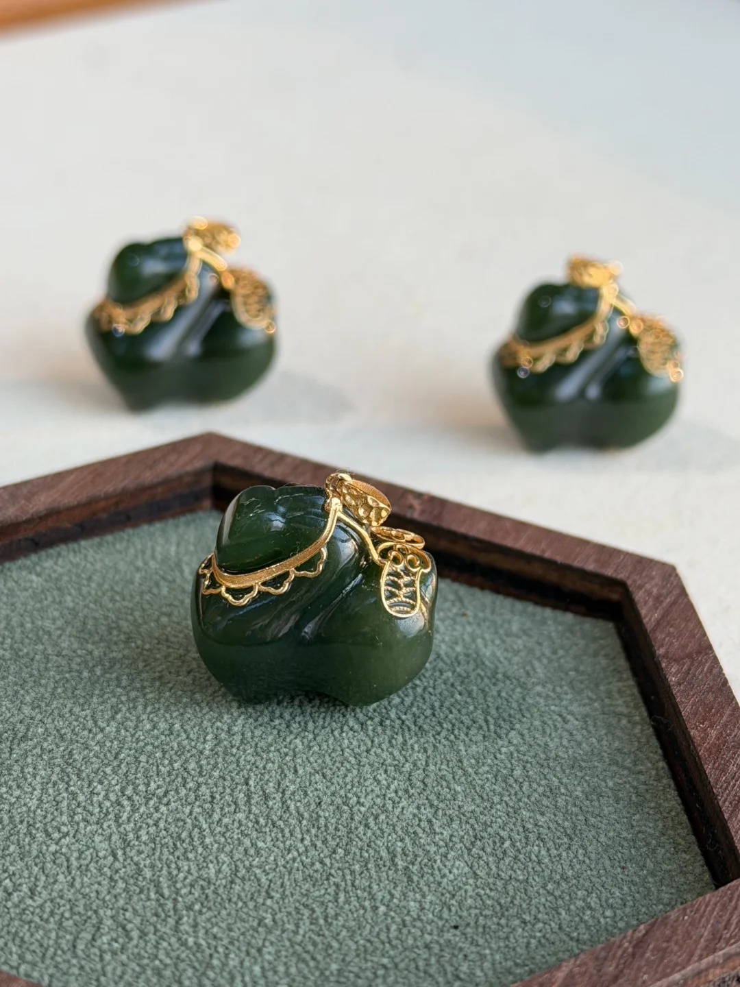 2026年锁定碧玉唐马！俄碧老坑料的质感绝了