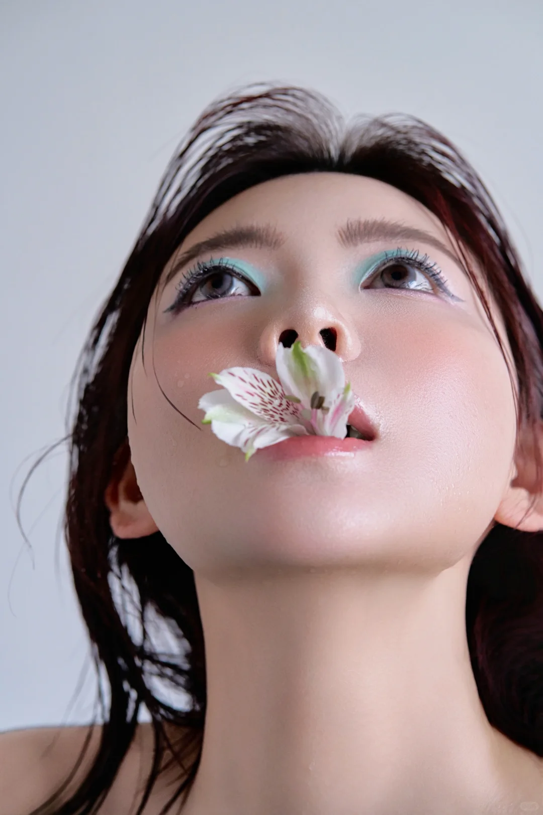 来康康👀日本美妆博主拍的三套杂志写真🤩