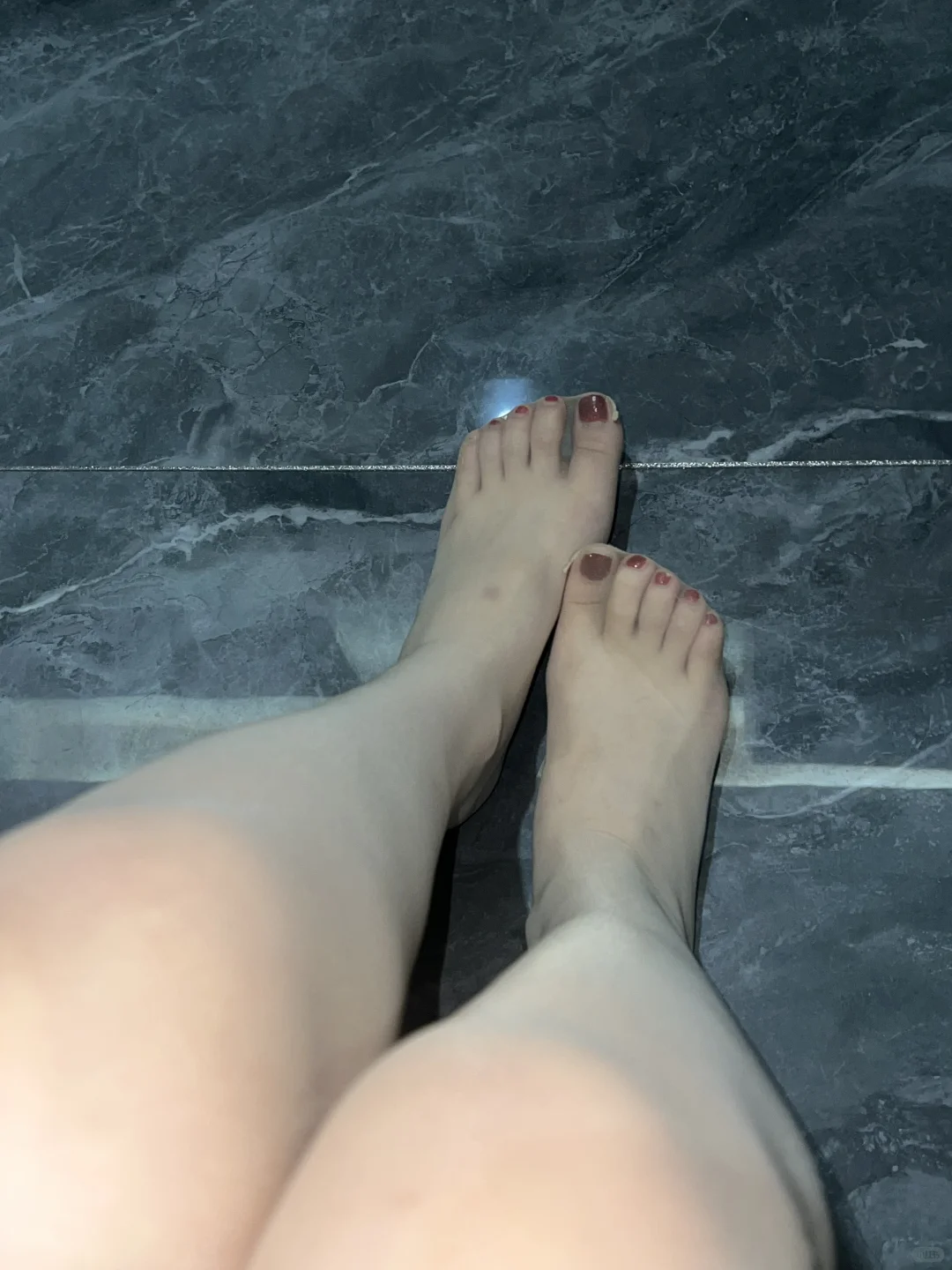 求显白的美甲色号