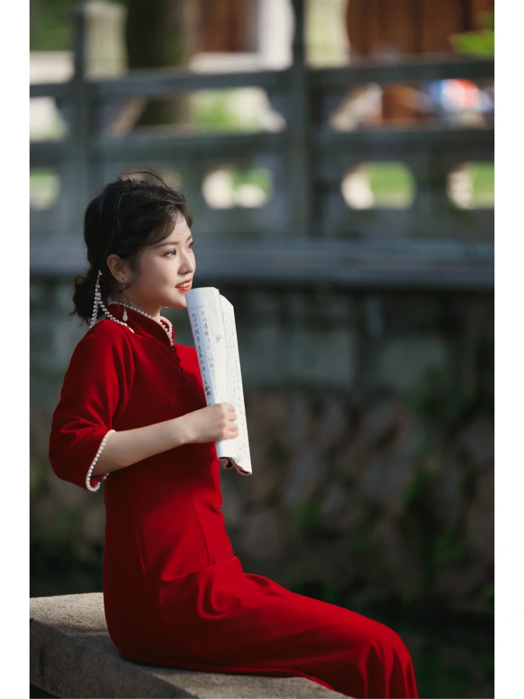 媚眼含羞合~丹唇逐笑开！