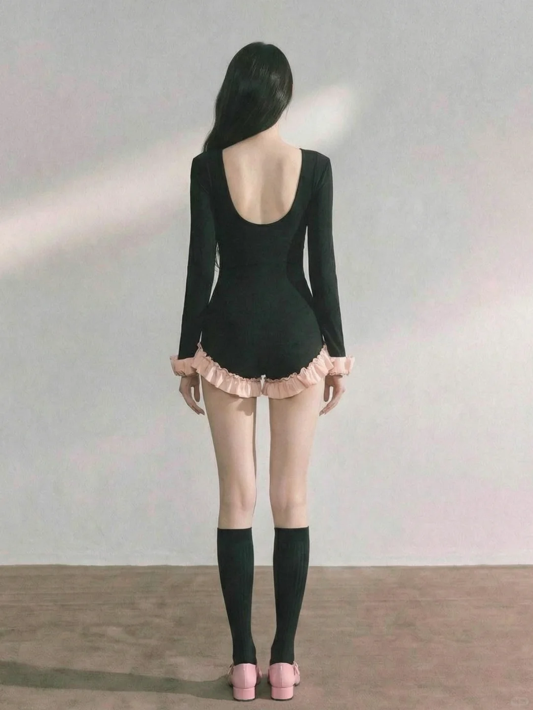 这泳衣的 “甜酷反差感” 直接杀疯我了🦋