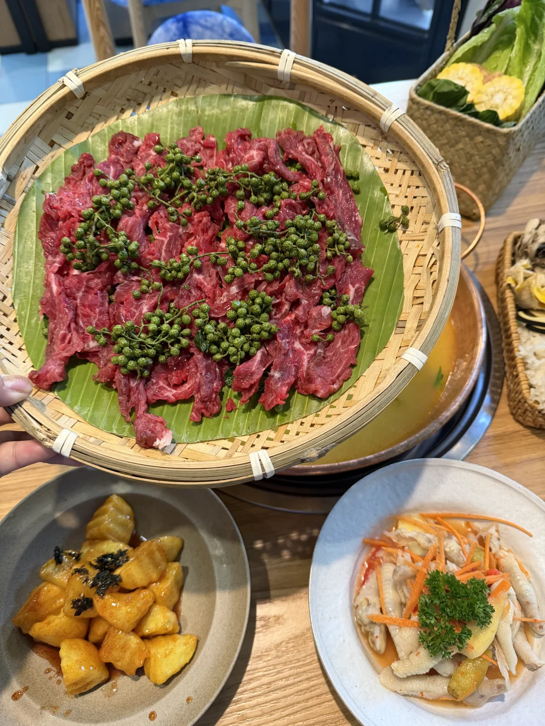 来这里吃一口酸菜火锅，一秒穿越云南！