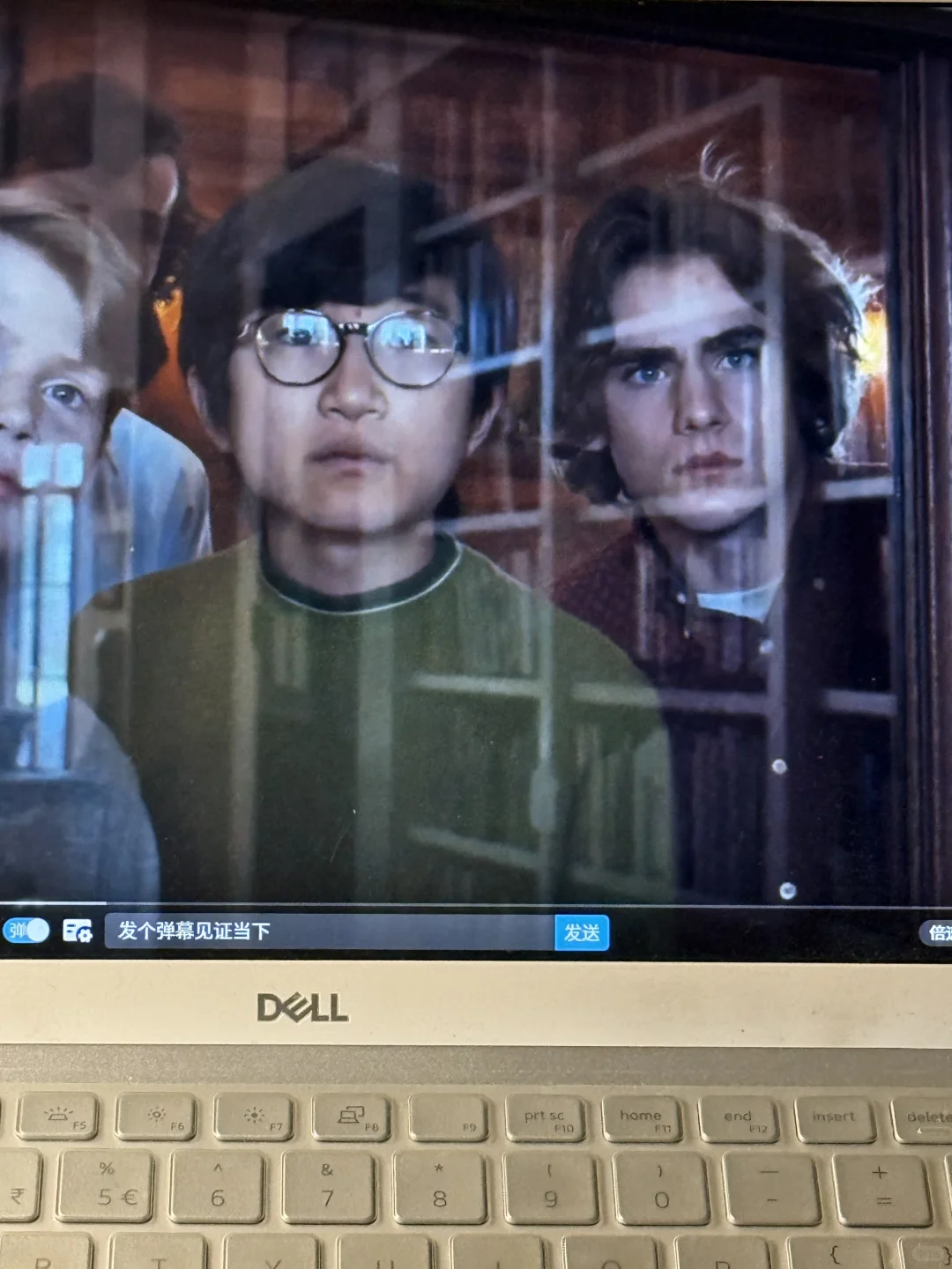 怎么连配角也这么帅啊