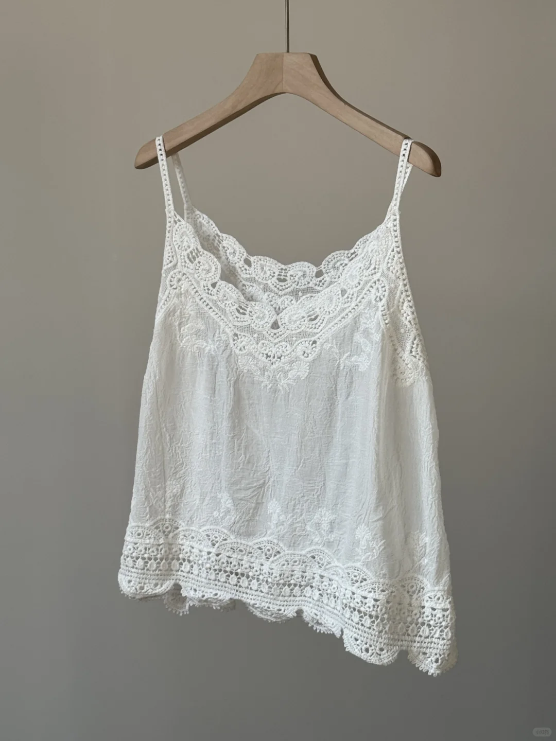 超级温柔慵懒风的蕾丝吊带穿搭~