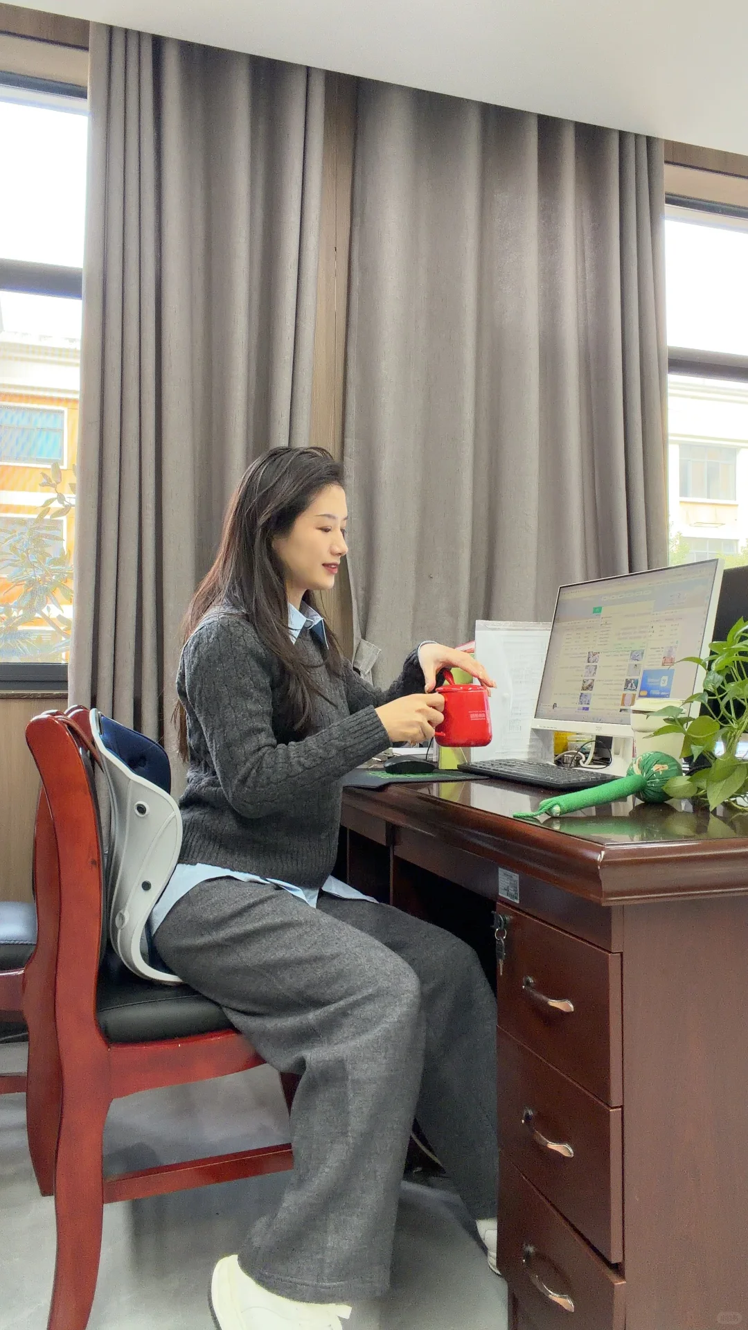 9套秋冬通勤实况图！同事都追着我要链接