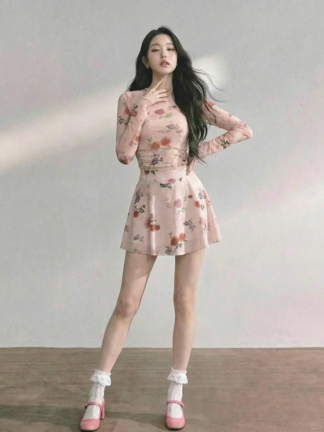 粉花泳衣把 “易碎感美女” 焊身上了🌸