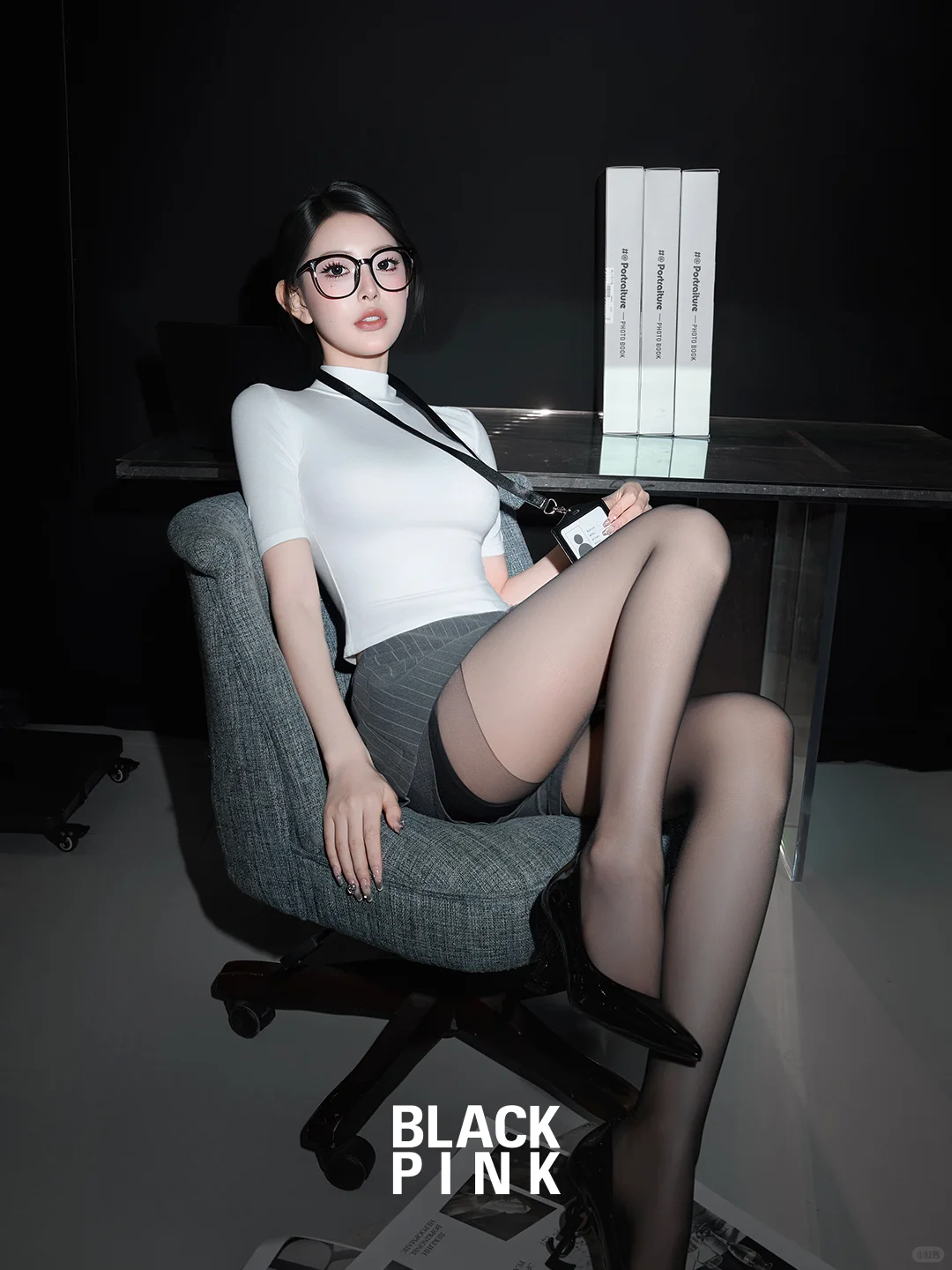 纯欲肖像里💄青丝缠颈，软眸浸甜藏飒