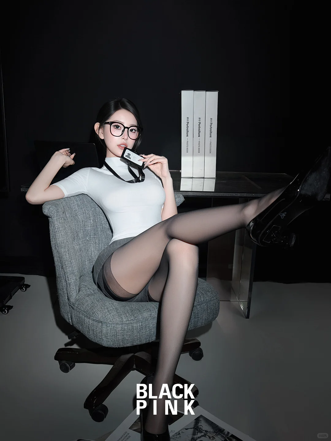 纯欲肖像里💄青丝缠颈，软眸浸甜藏飒