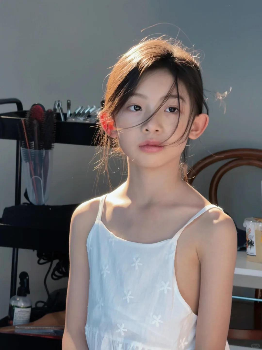 侧脸比正脸好看 ~~~