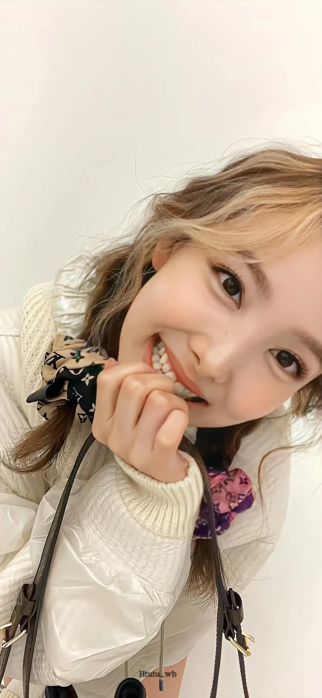 壁纸分享，脸姐好米