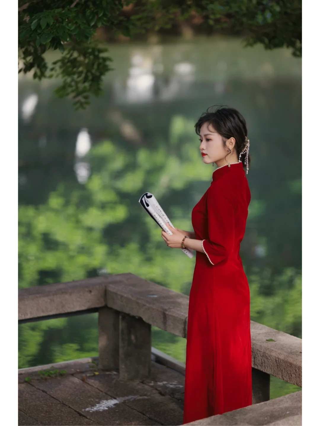 媚眼含羞合~丹唇逐笑开！