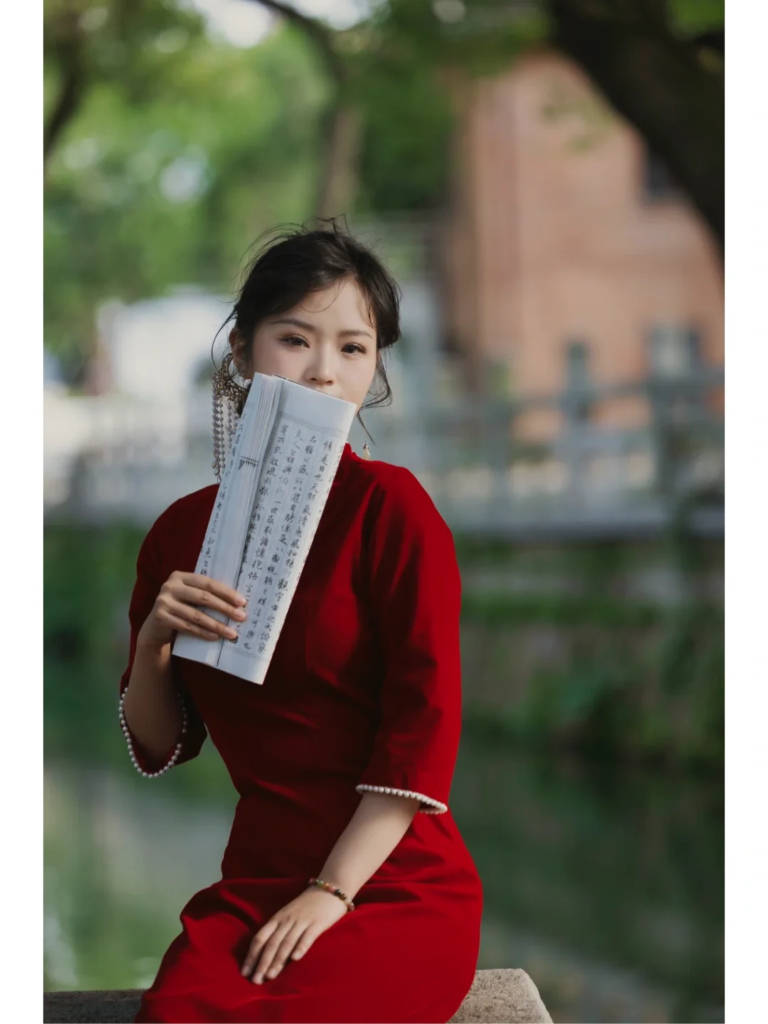 媚眼含羞合~丹唇逐笑开！