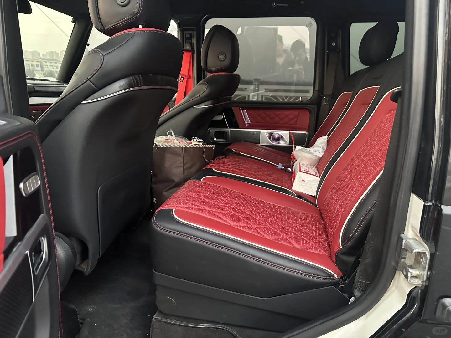 山是山河是河，大G必须拉嫩模