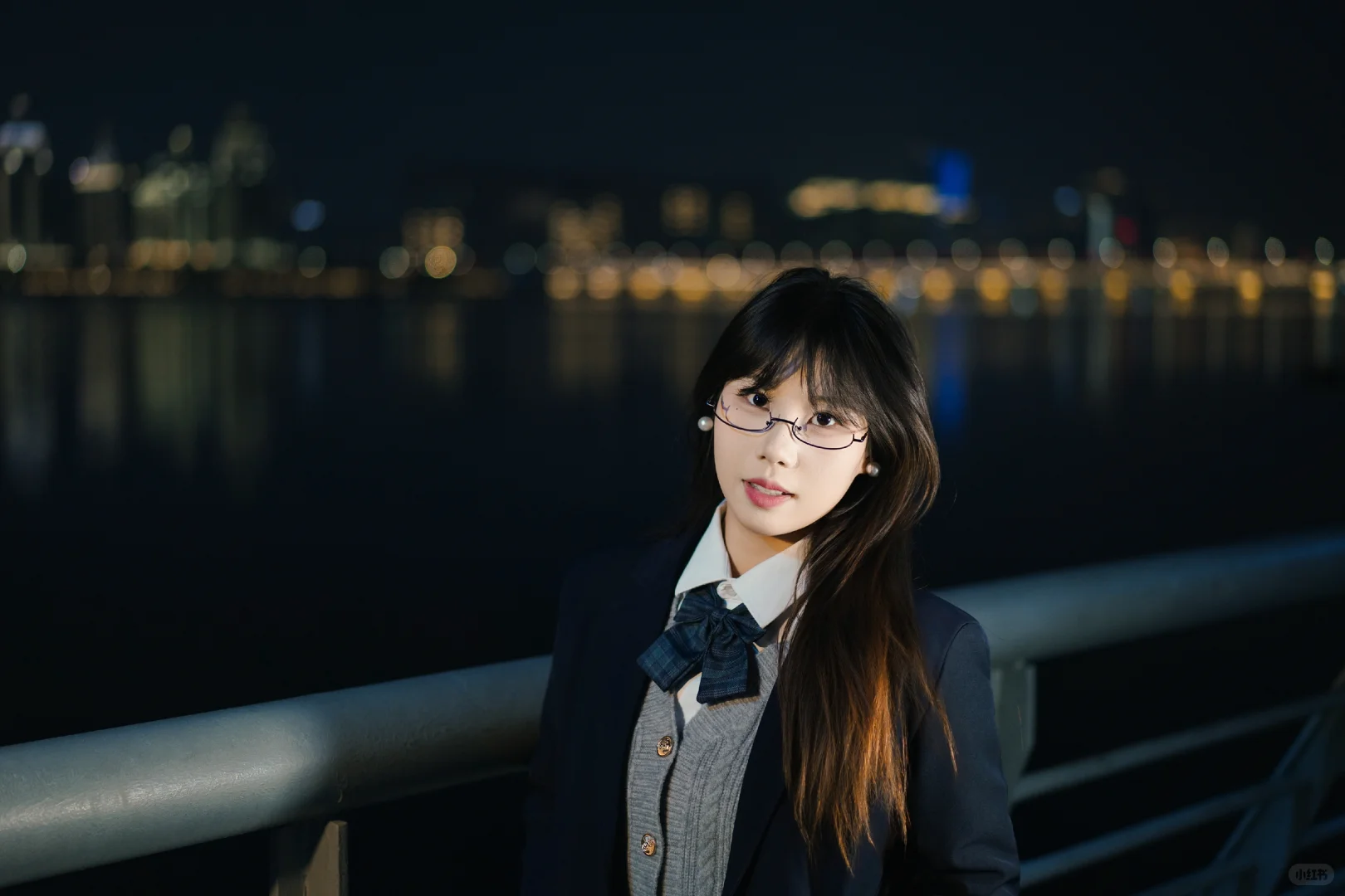 眼镜藏不住的灵动 | 冬日JK写真