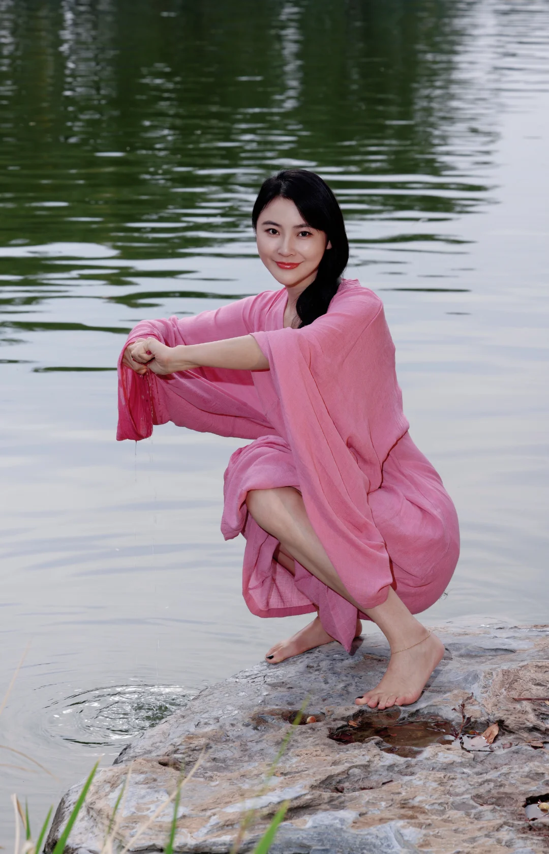 亚洲小姐全球总冠军，模特及演员-吴丹