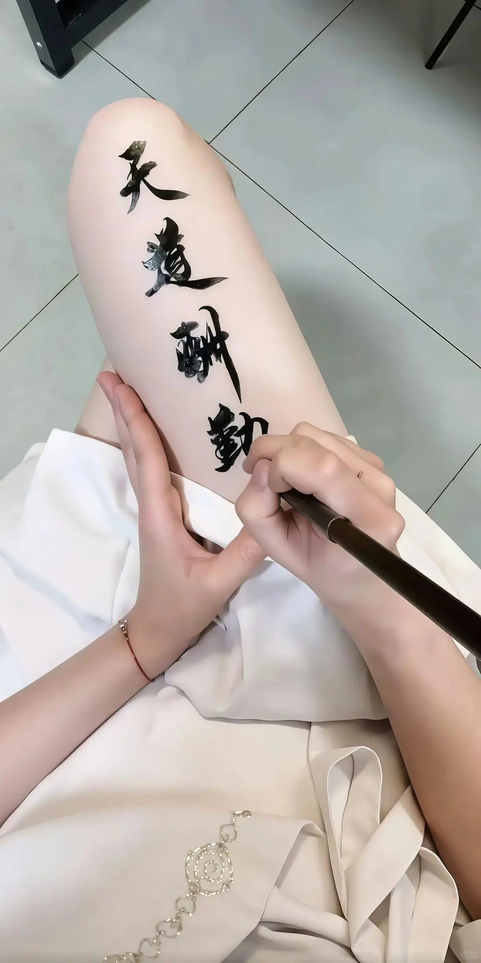 壁纸Ⅰ辣妹都给我去学这个姿势