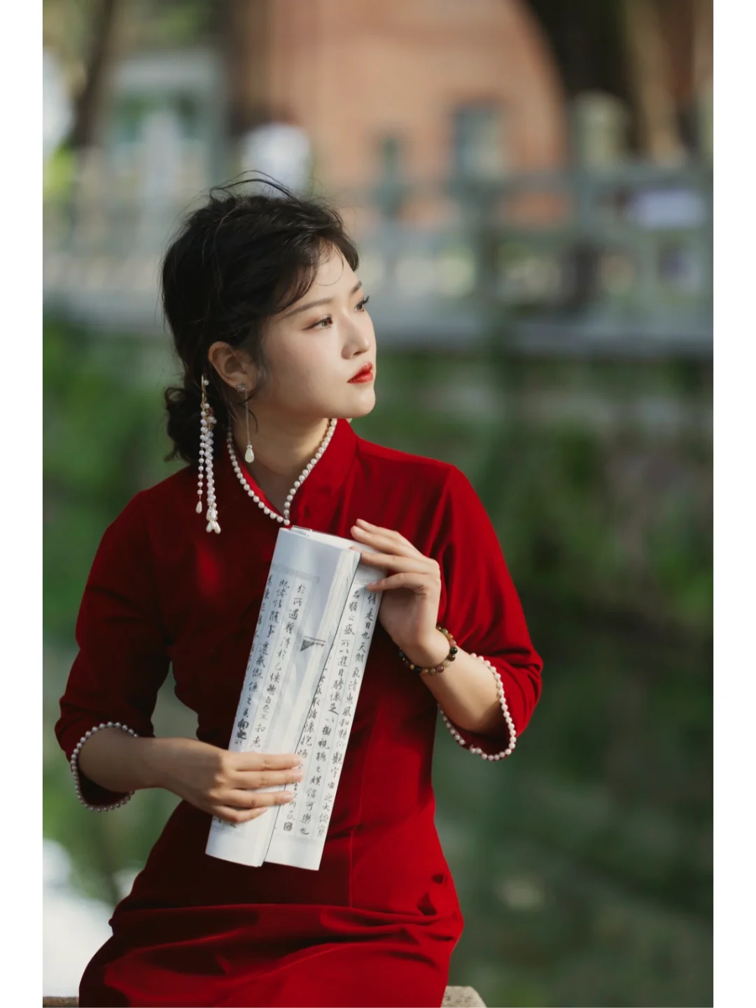 媚眼含羞合~丹唇逐笑开！