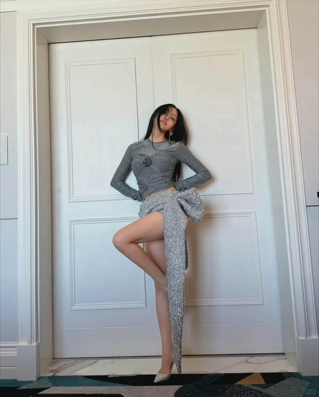 韩国人气女神朴孝敏：火辣身材，御姐范十足