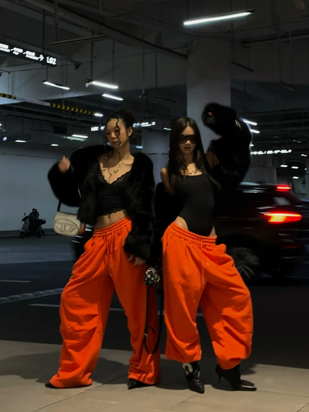 美式辣妹穿搭、舒适时髦并存