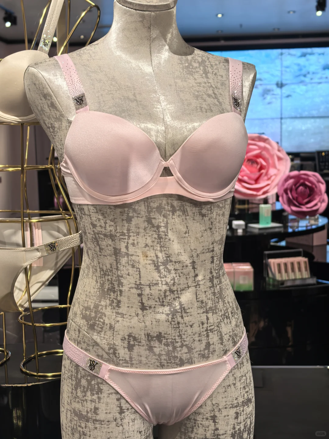 超美闪钻肩带文胸