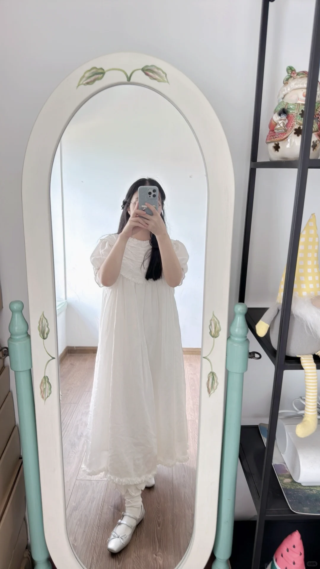 尤爱白裙子，又是发光的一天哦🌟