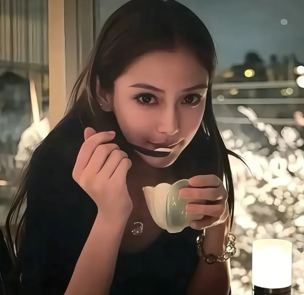 杨颖早期嫩模照封神！这才是天然混血神颜吧