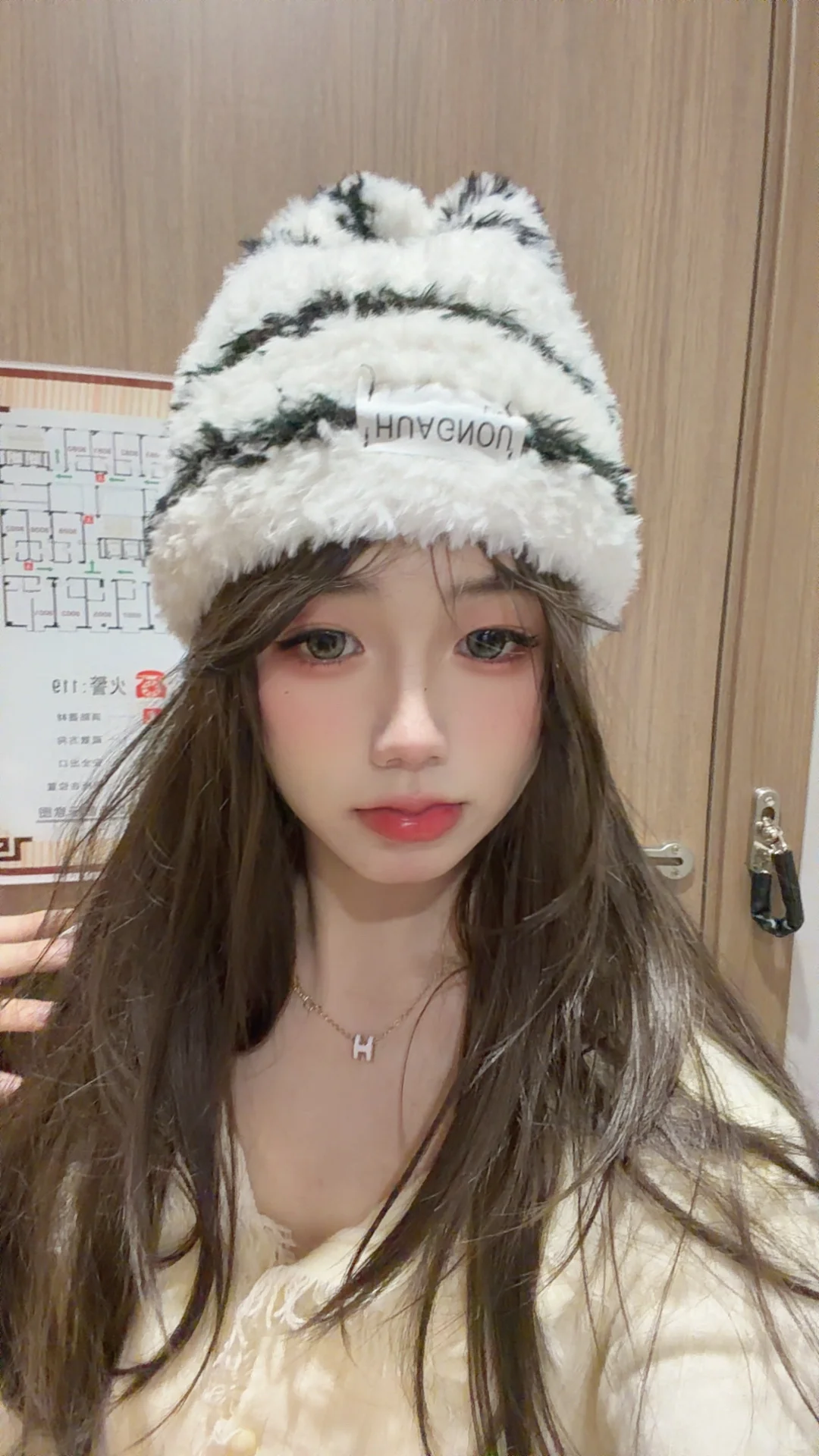 男大学生爆改女装甜妹～