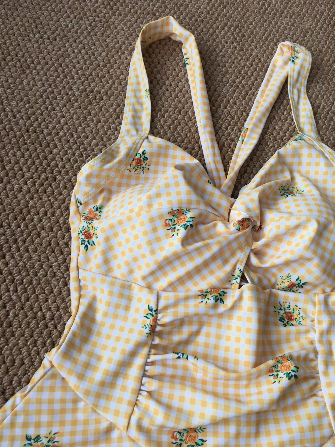 谁穿上都会说一句显瘦✨梨形天菜连体裙泳衣