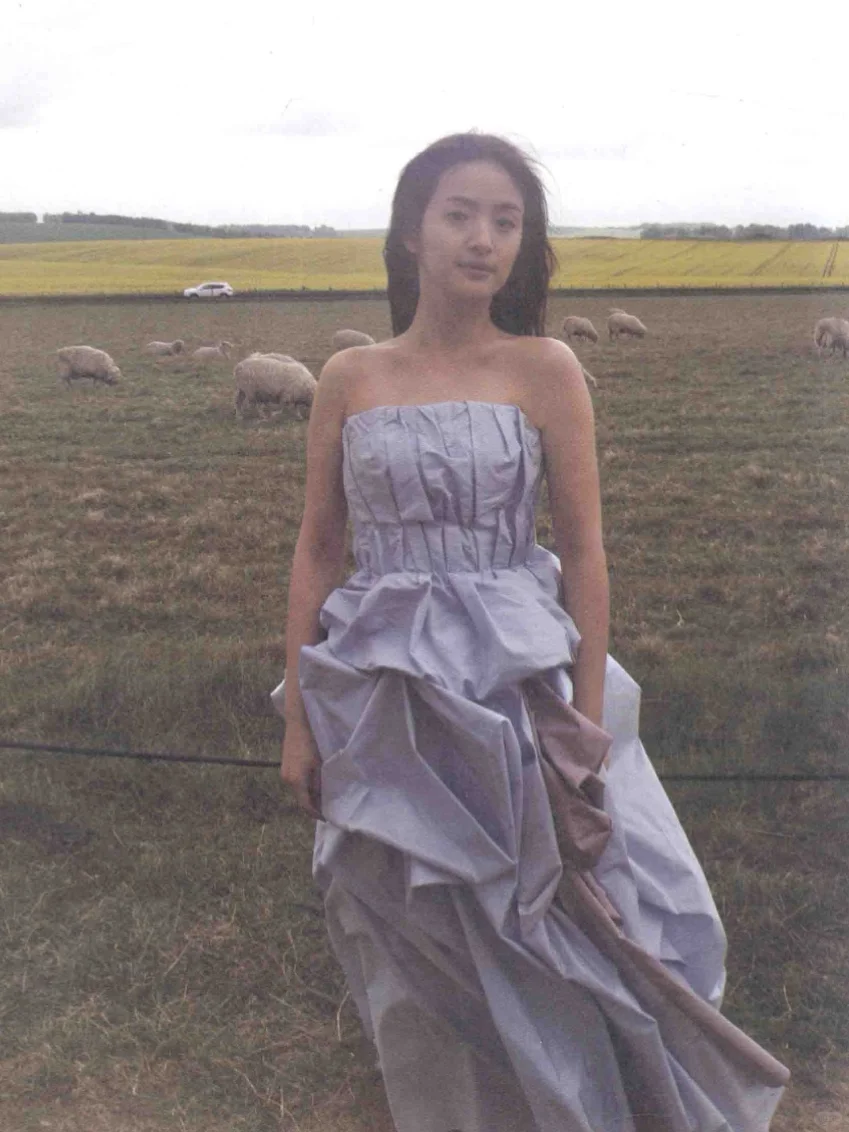 林依晨图文写真集《美好的旅行》PDF电子版