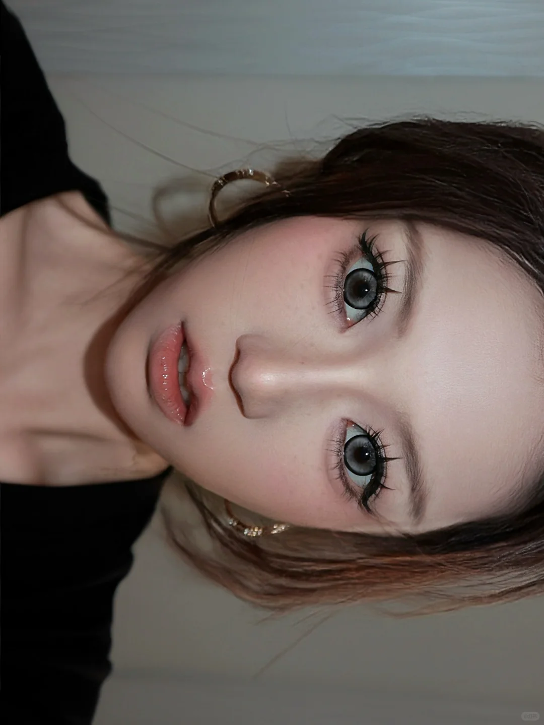 模仿美人嗔怒哈哈哈哈。。。