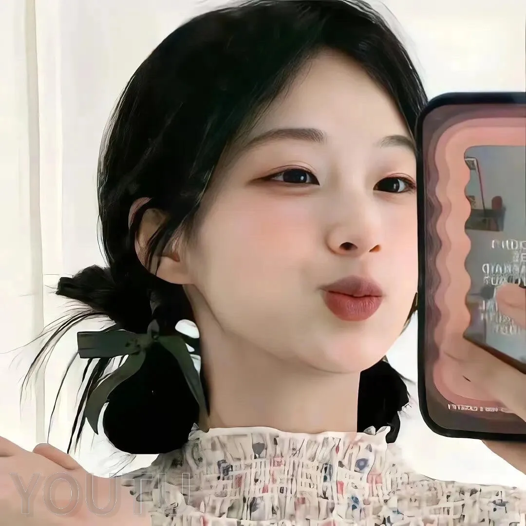 𝑾𝒆𝑪𝒉𝒂𝒕 头像 ｜ 纯欲温柔风女头