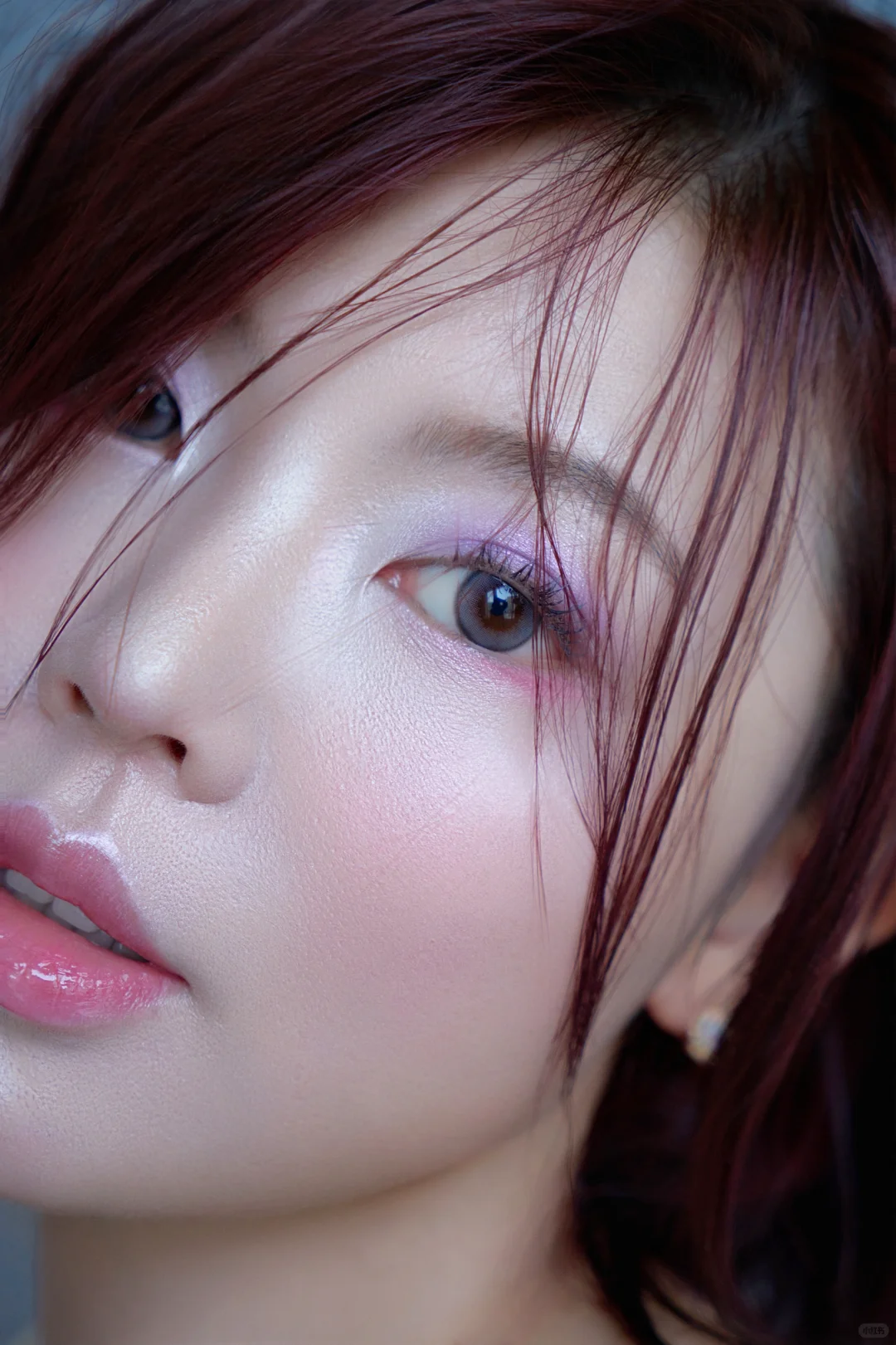 来康康👀日本美妆博主拍的三套杂志写真🤩