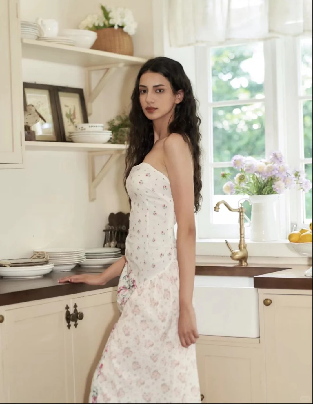 给你们看看我刚签的美女模特，打多少分