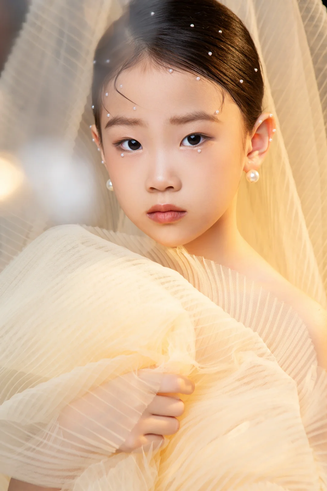 给影楼当模特拍的样片，反的底片也很好看呀。