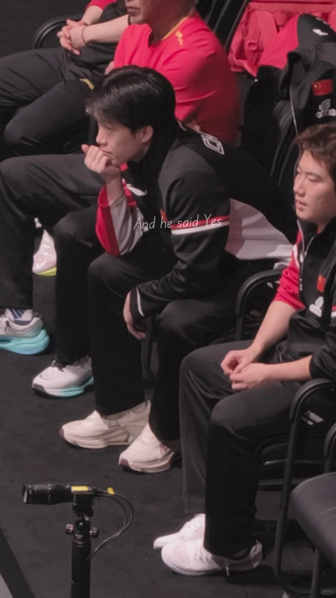 两个漂亮小孩儿