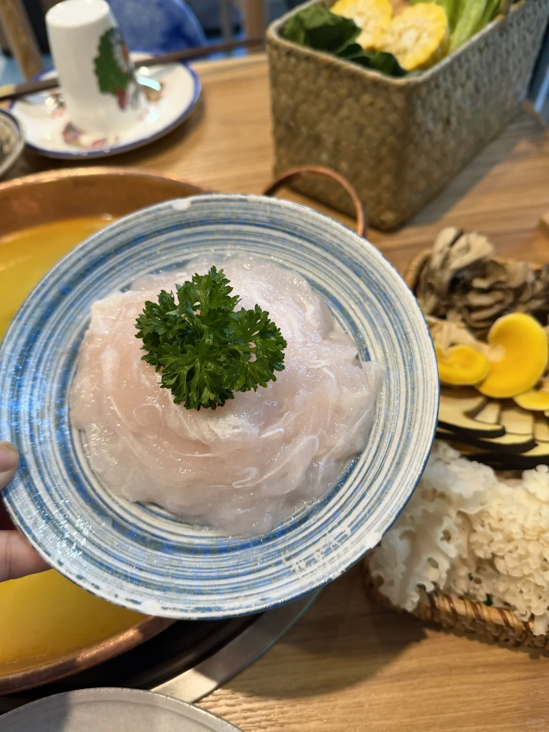 来这里吃一口酸菜火锅，一秒穿越云南！