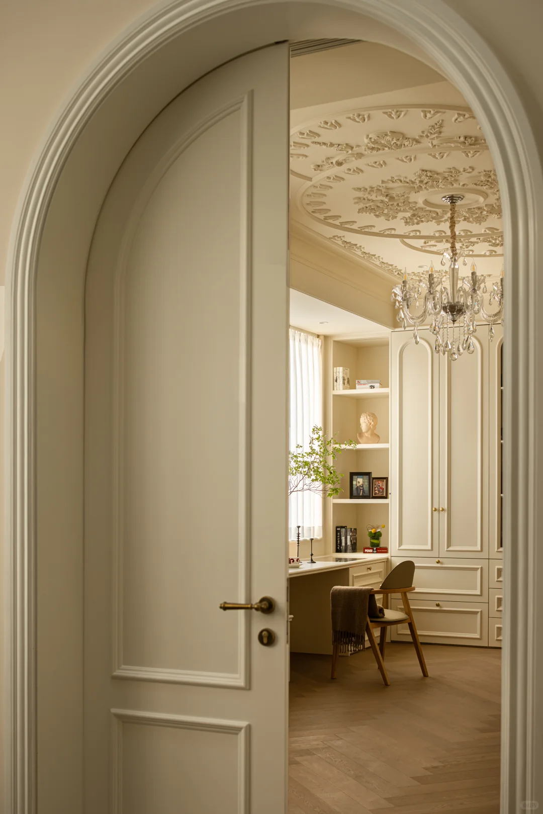 法式别墅｜把温柔，设计进家的每道弧线里