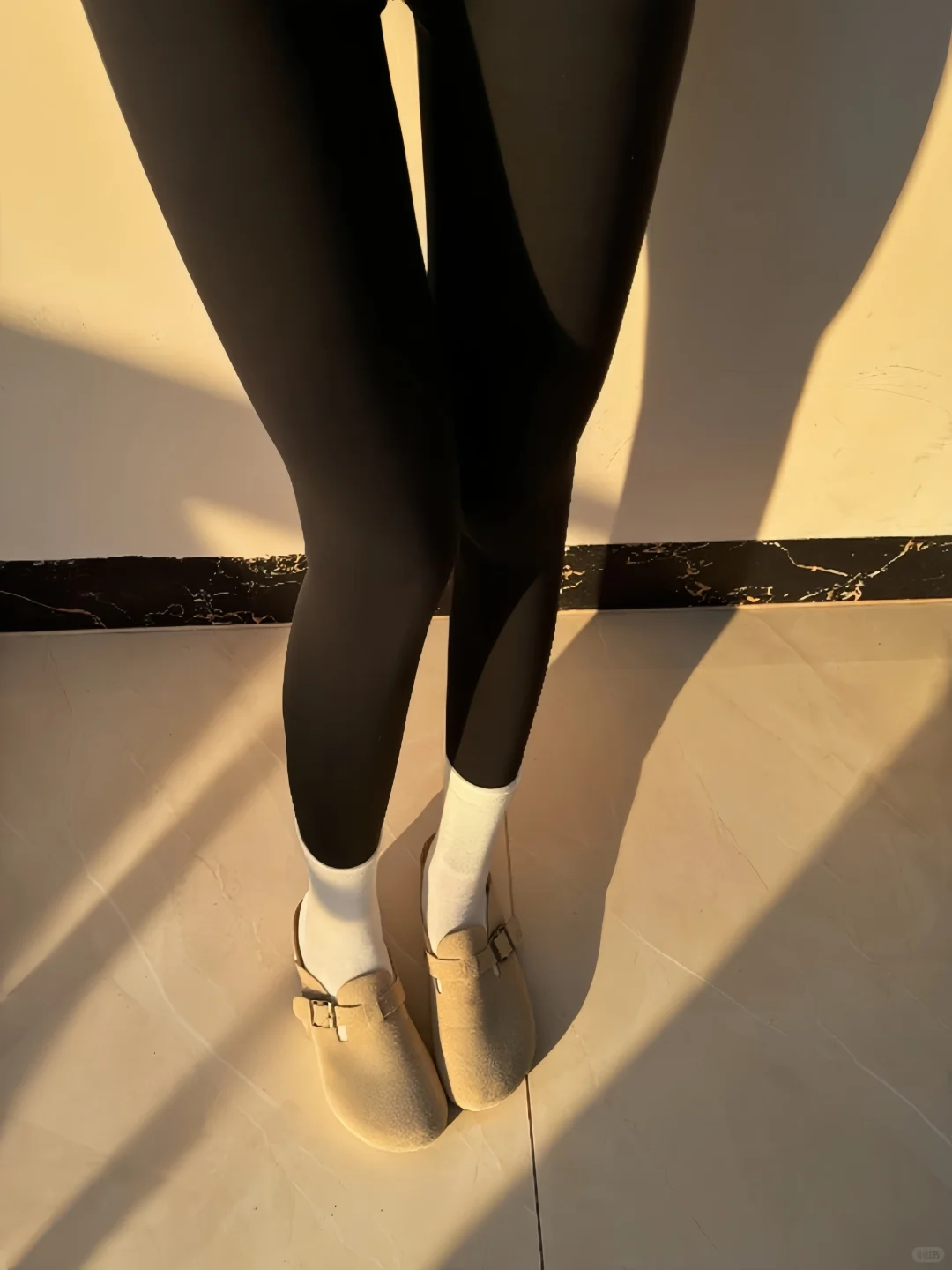 瑜伽裤勃肯鞋白袜搭配绝了