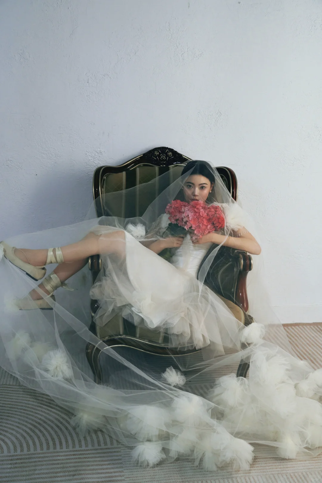 来康康👀日本美妆博主拍的三套杂志写真🤩