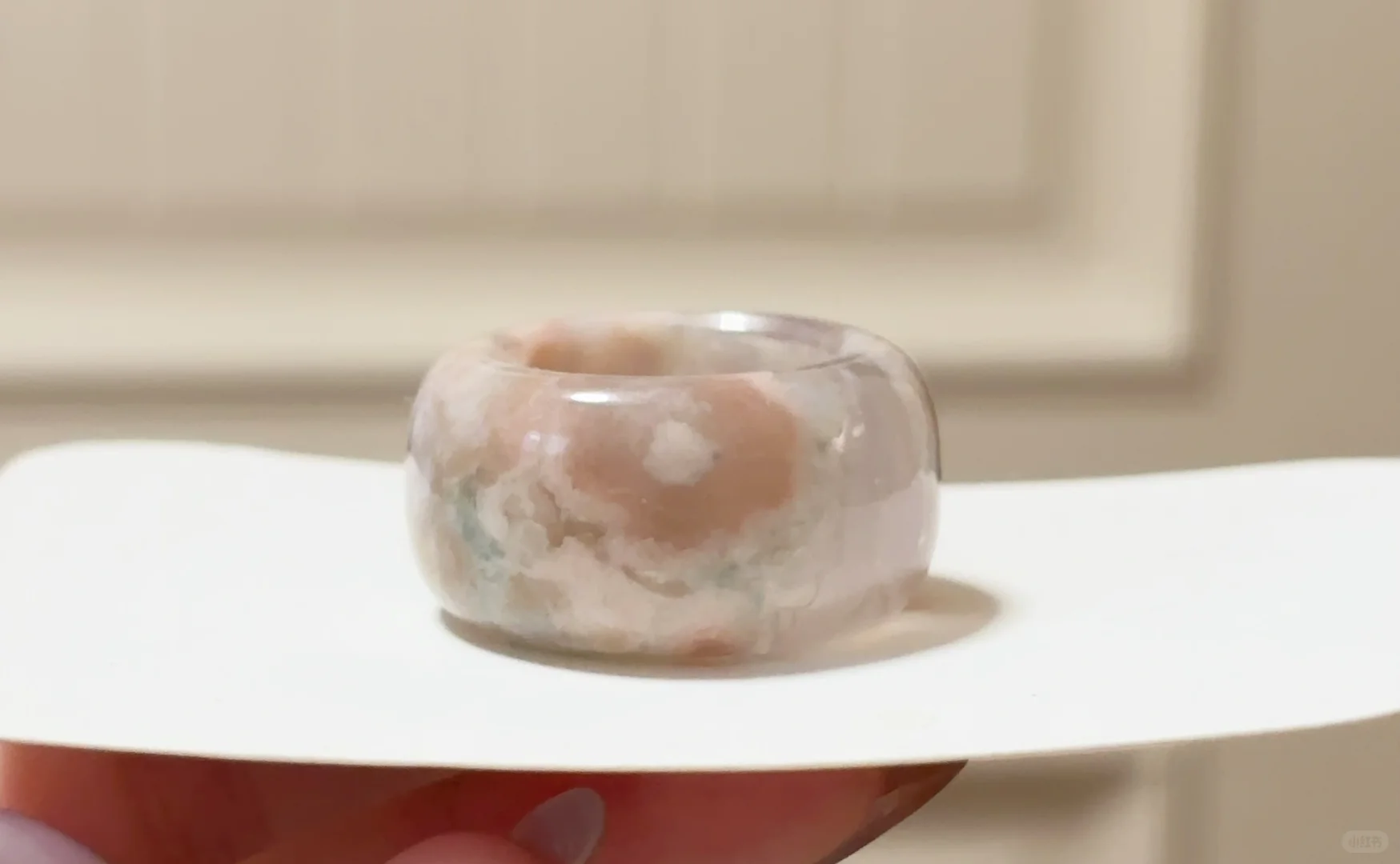 又是人间尤物了