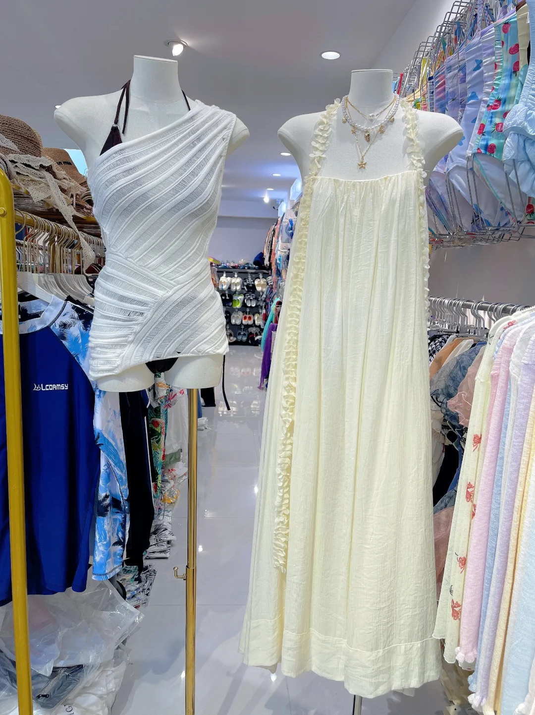 姐妹❗落地✈️三亚直奔这家沙滩裙批发仓库