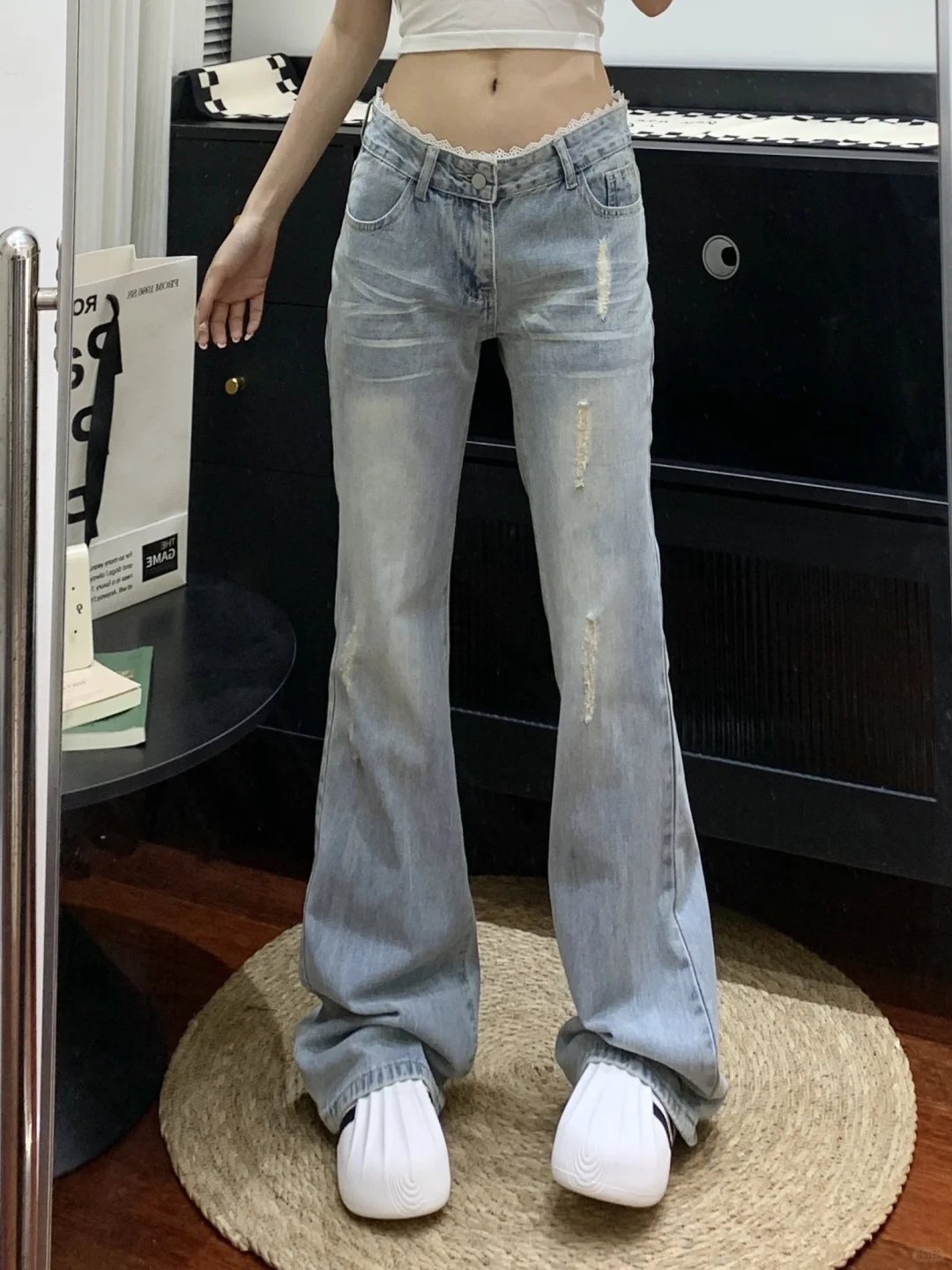 这条蕾丝牛仔裤太显腿长了！！👖简直不要太香