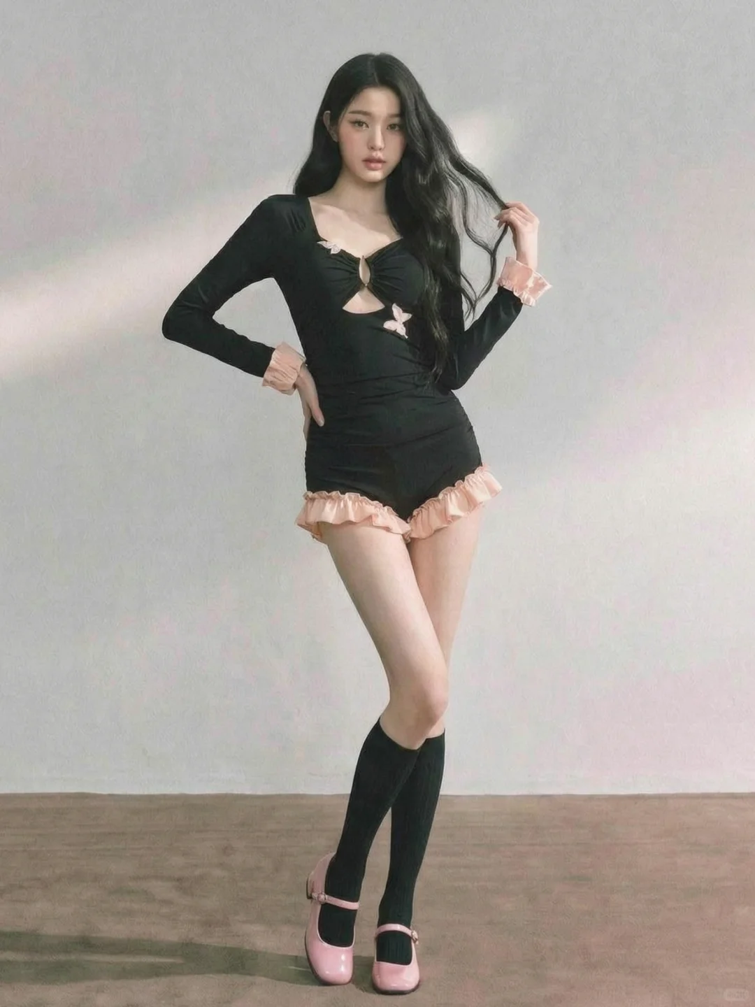 这泳衣的 “甜酷反差感” 直接杀疯我了🦋