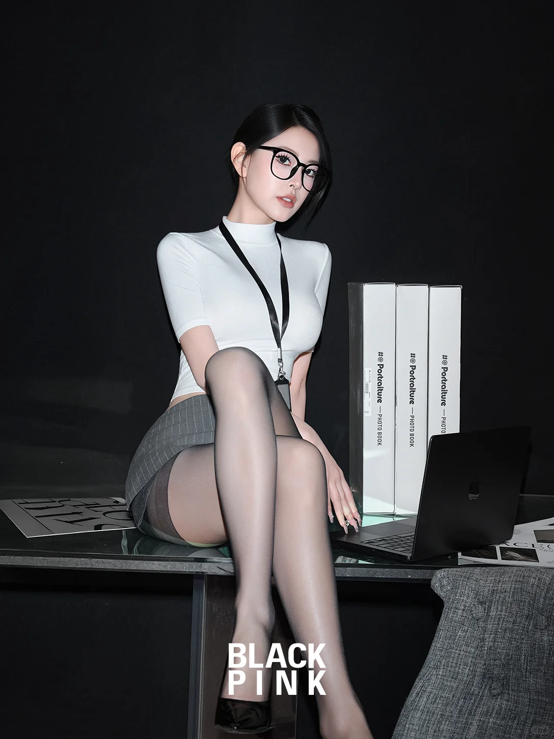 纯欲肖像里💄青丝缠颈，软眸浸甜藏飒