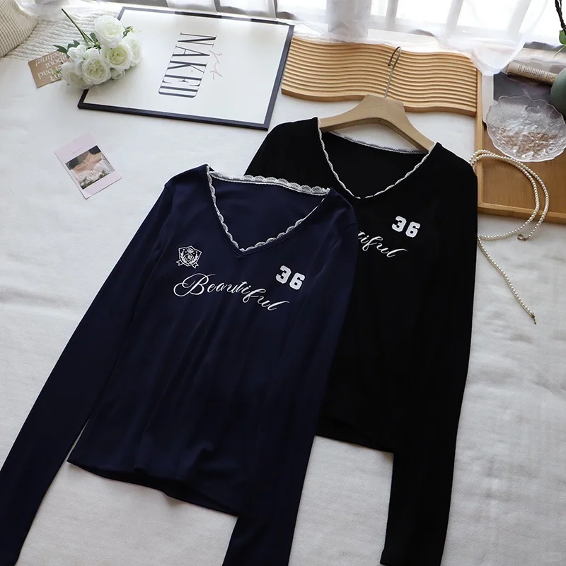 第一眼就被它温柔的蕾丝拼接设计吸引住了！*