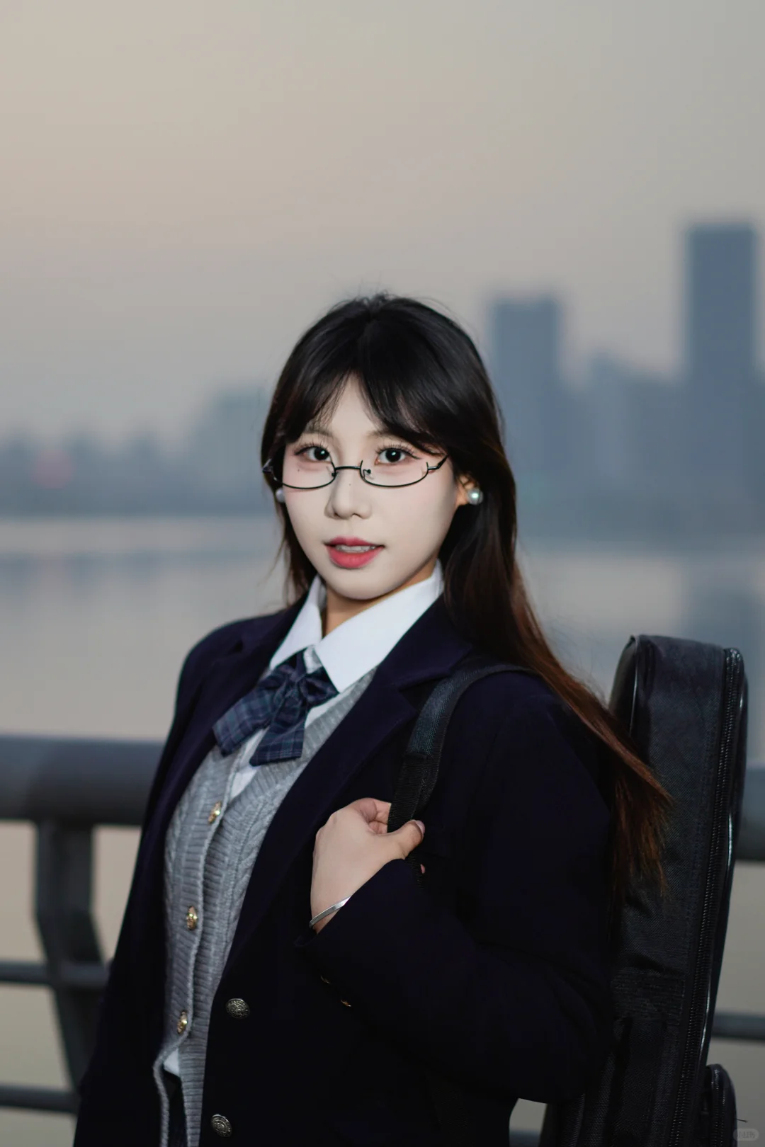 眼镜藏不住的灵动 | 冬日JK写真