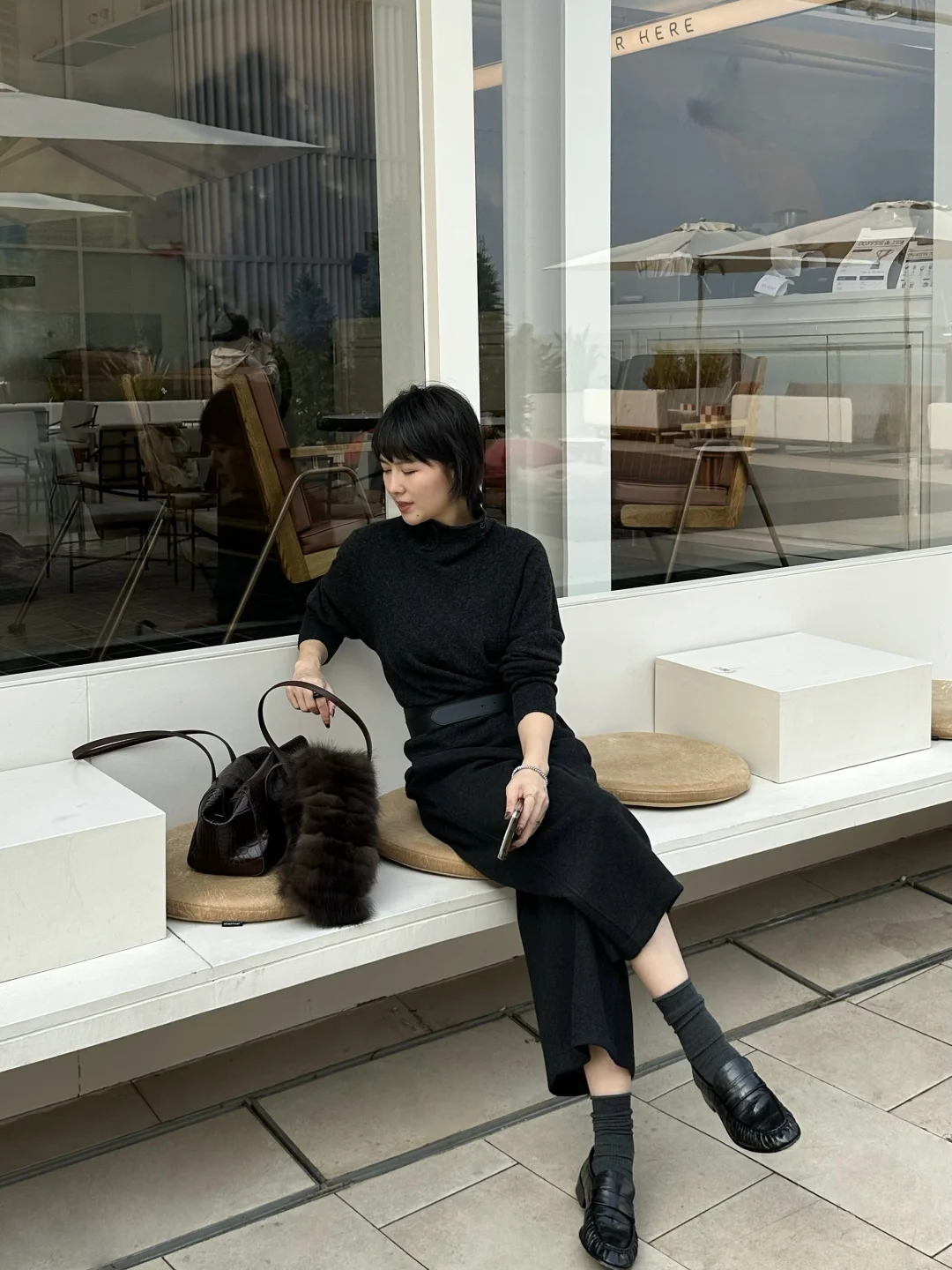 海边的风 配一身灰调刚刚好