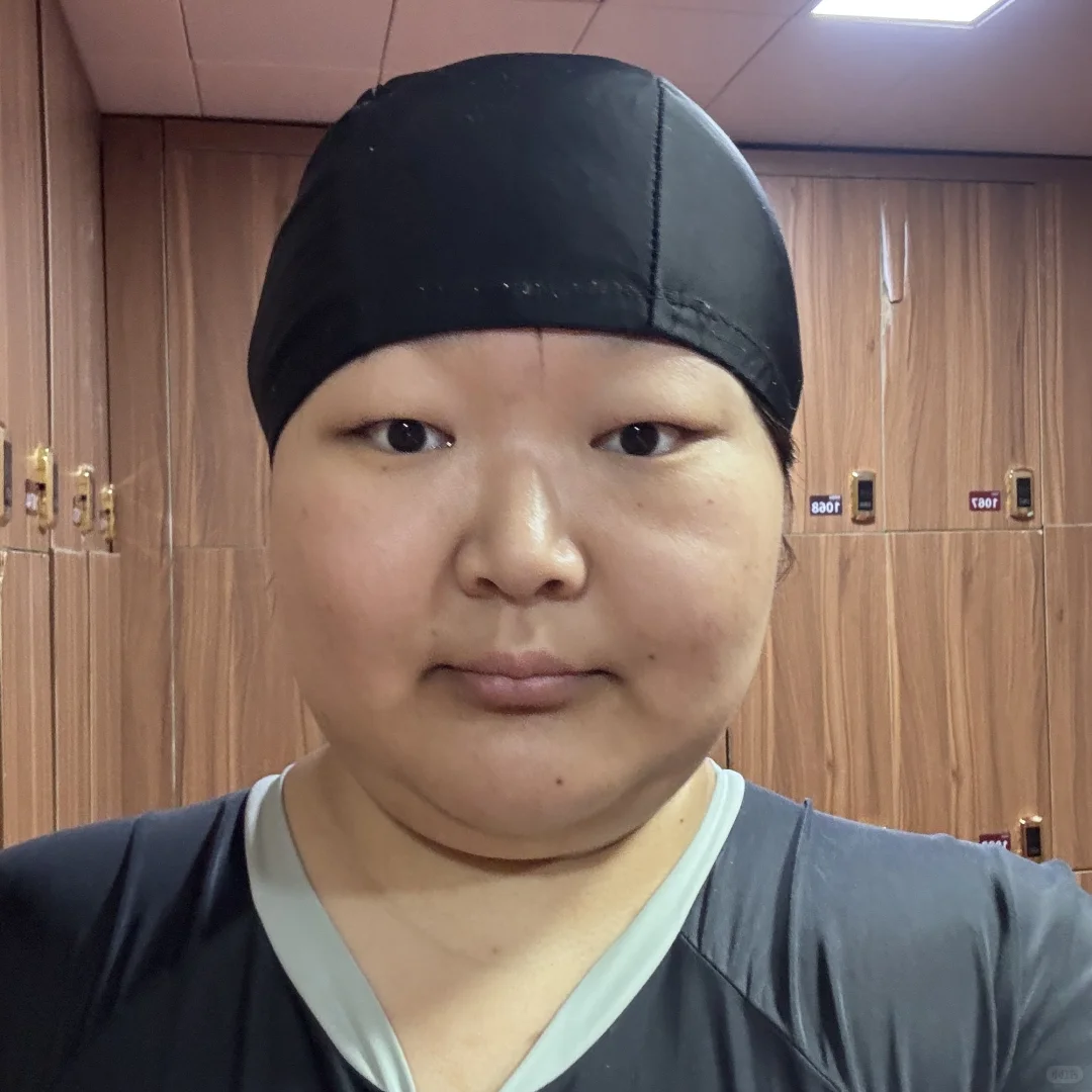 201斤 大头大脸带泳帽